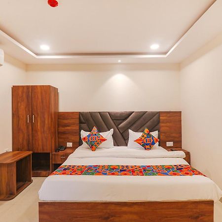Fabhotel Rachna Palace And Banquets - Nr Lekhraj Metro Station 러크나우 외부 사진