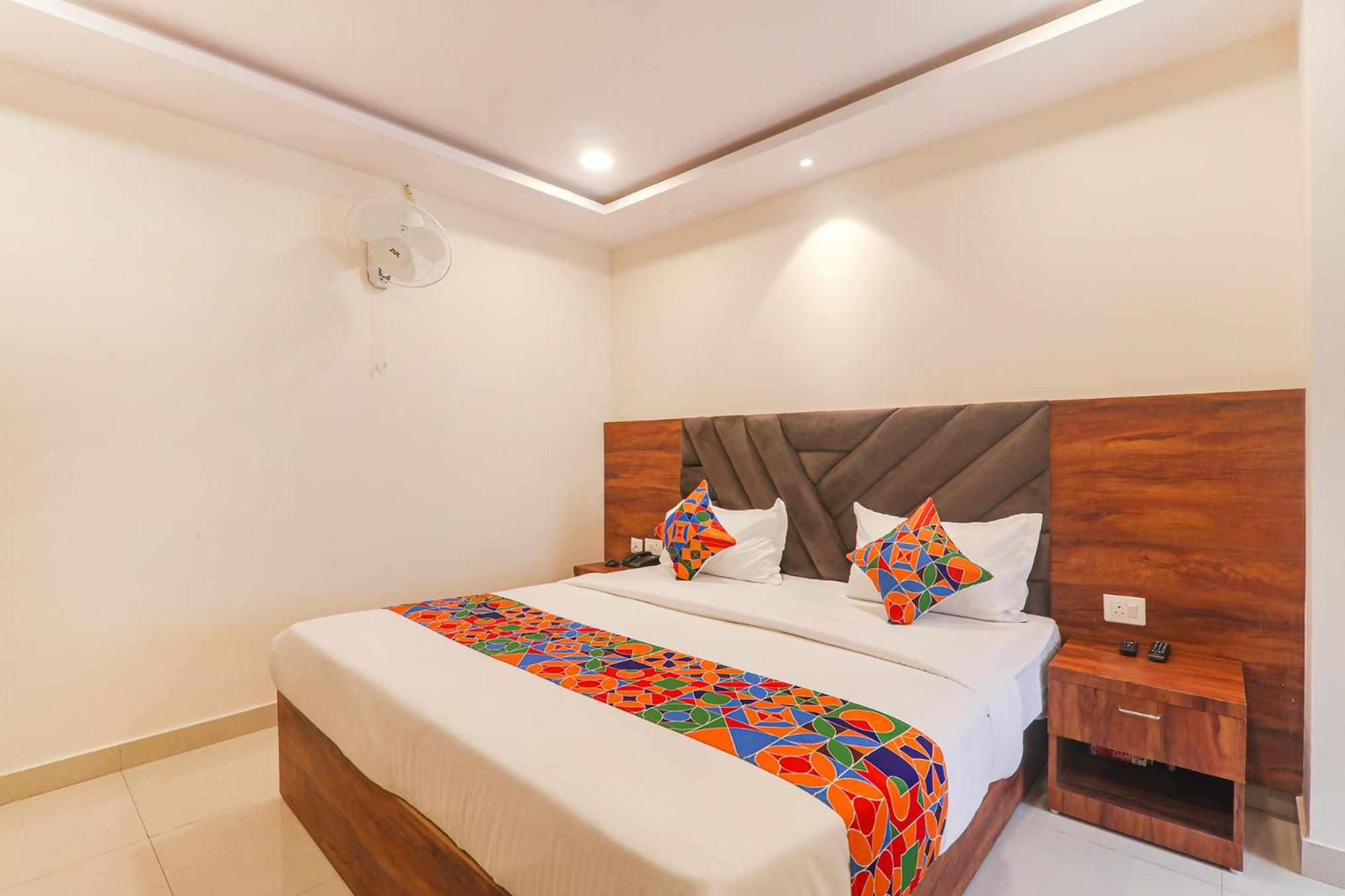 Fabhotel Rachna Palace And Banquets - Nr Lekhraj Metro Station 러크나우 외부 사진