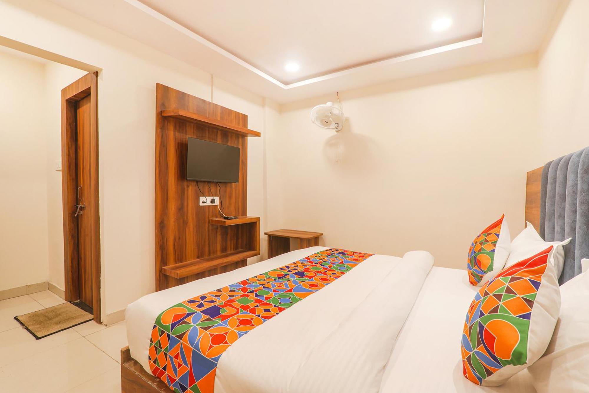 Fabhotel Rachna Palace And Banquets - Nr Lekhraj Metro Station 러크나우 외부 사진
