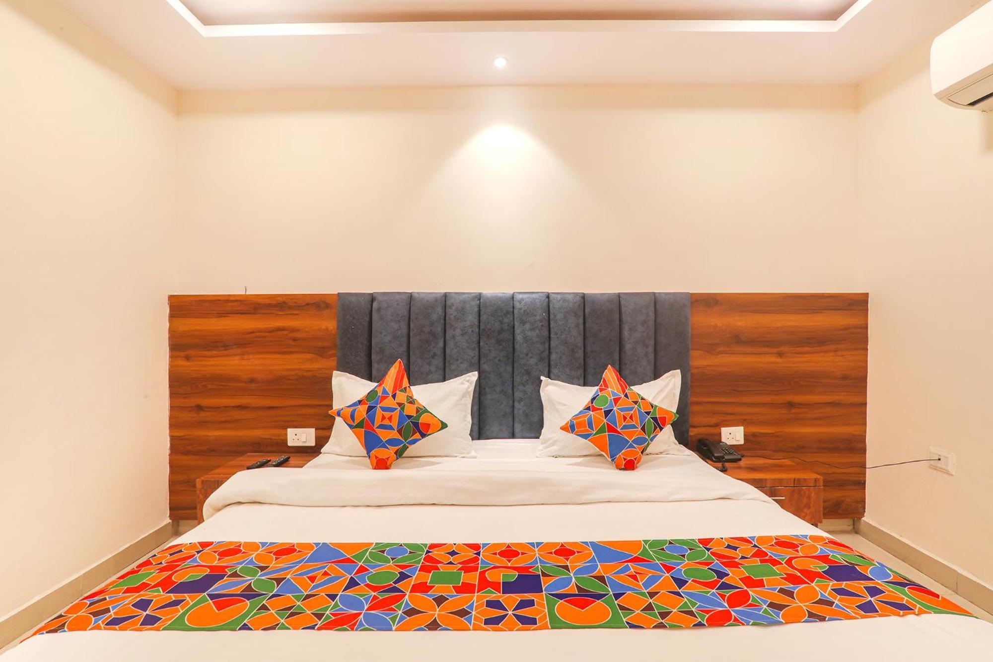 Fabhotel Rachna Palace And Banquets - Nr Lekhraj Metro Station 러크나우 외부 사진