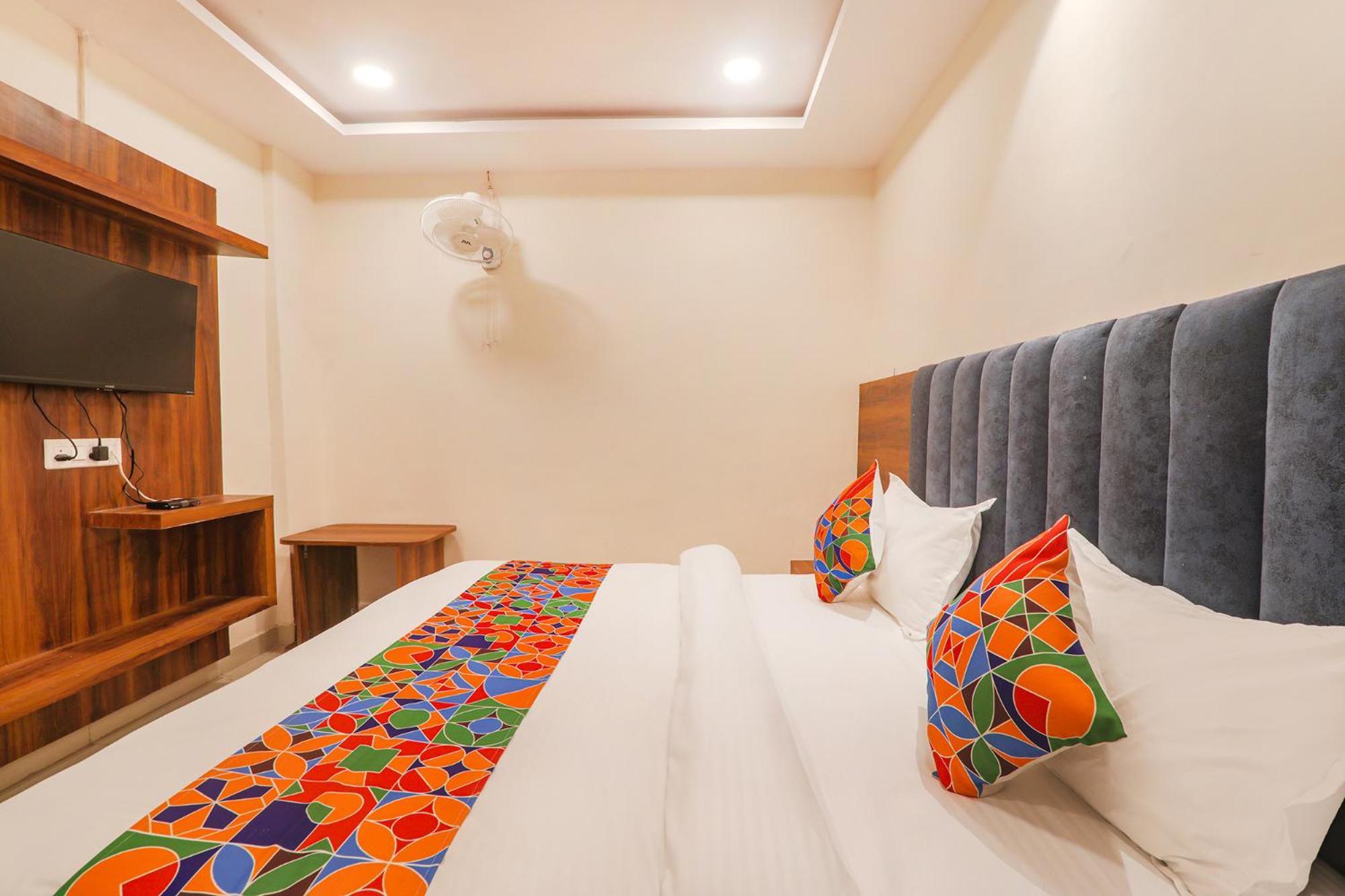 Fabhotel Rachna Palace And Banquets - Nr Lekhraj Metro Station 러크나우 외부 사진