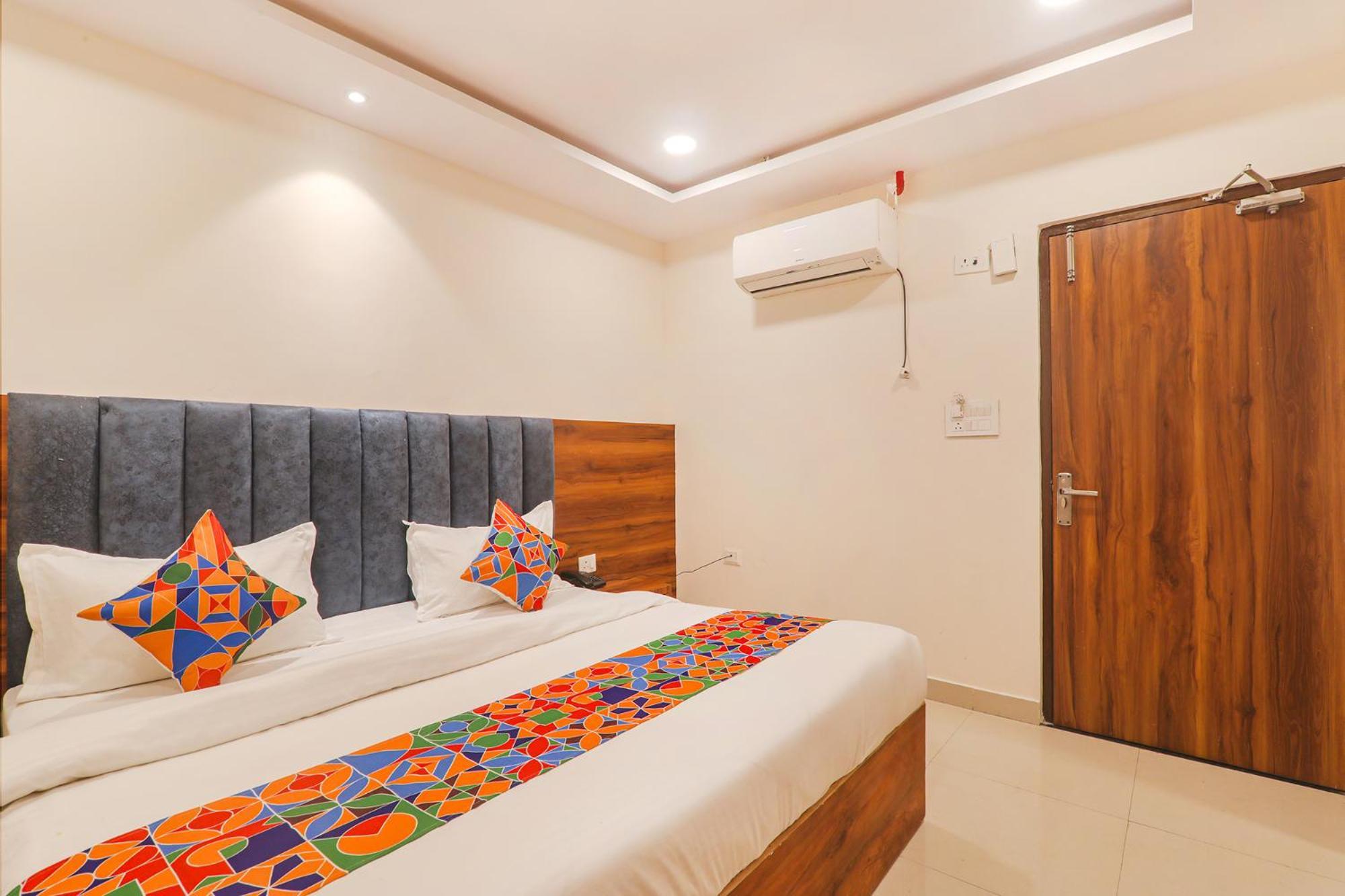 Fabhotel Rachna Palace And Banquets - Nr Lekhraj Metro Station 러크나우 외부 사진